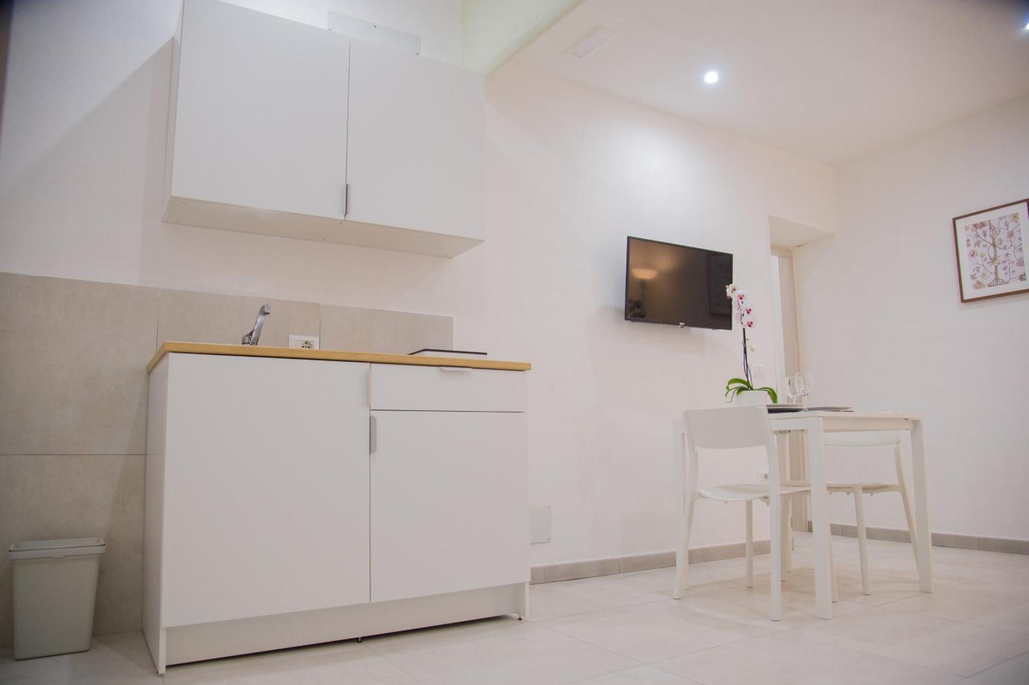 Golfo Di Napoli, Metro-taxi Apartment