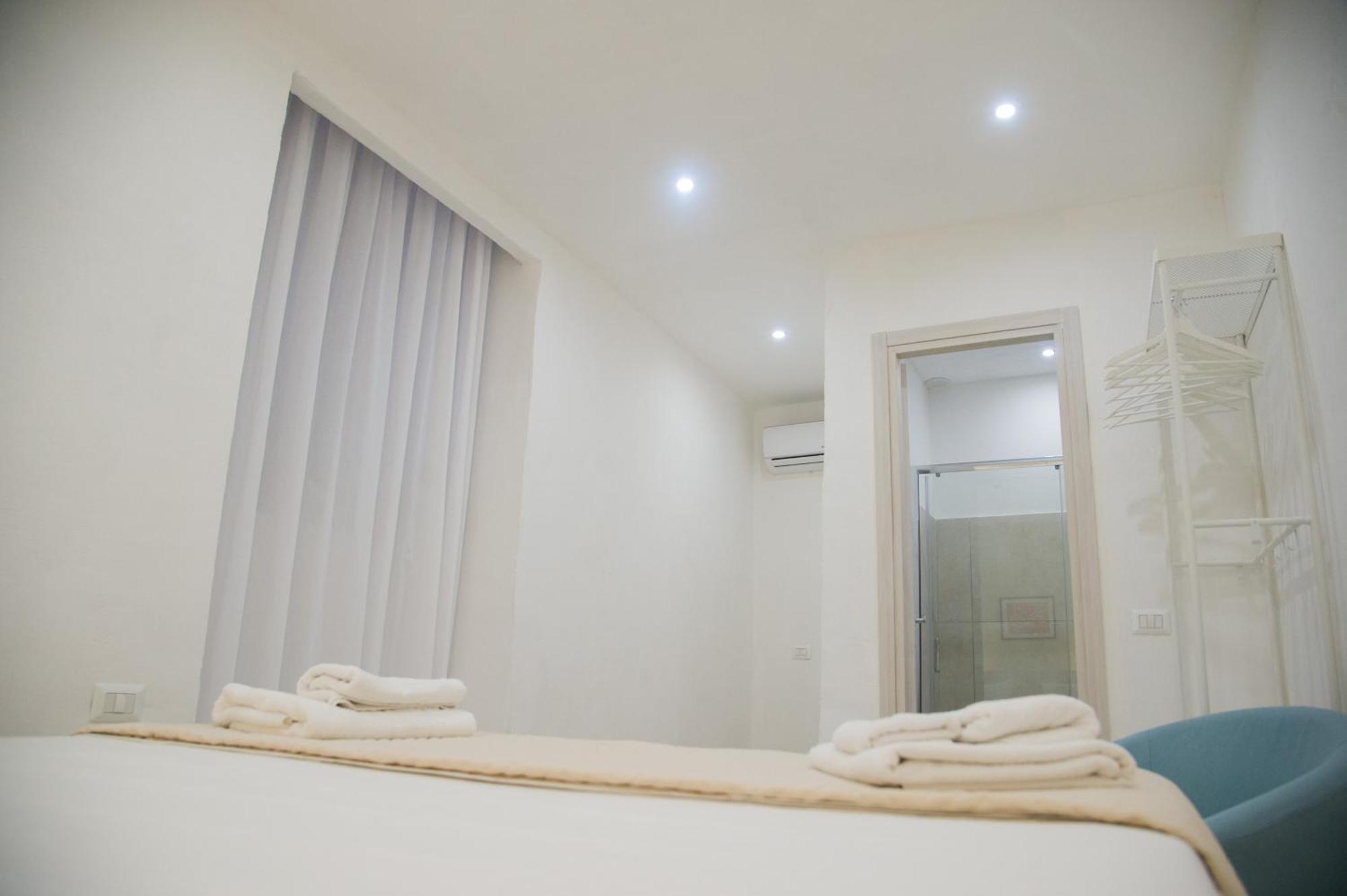 Golfo Di Napoli, Metro-taxi Apartment *