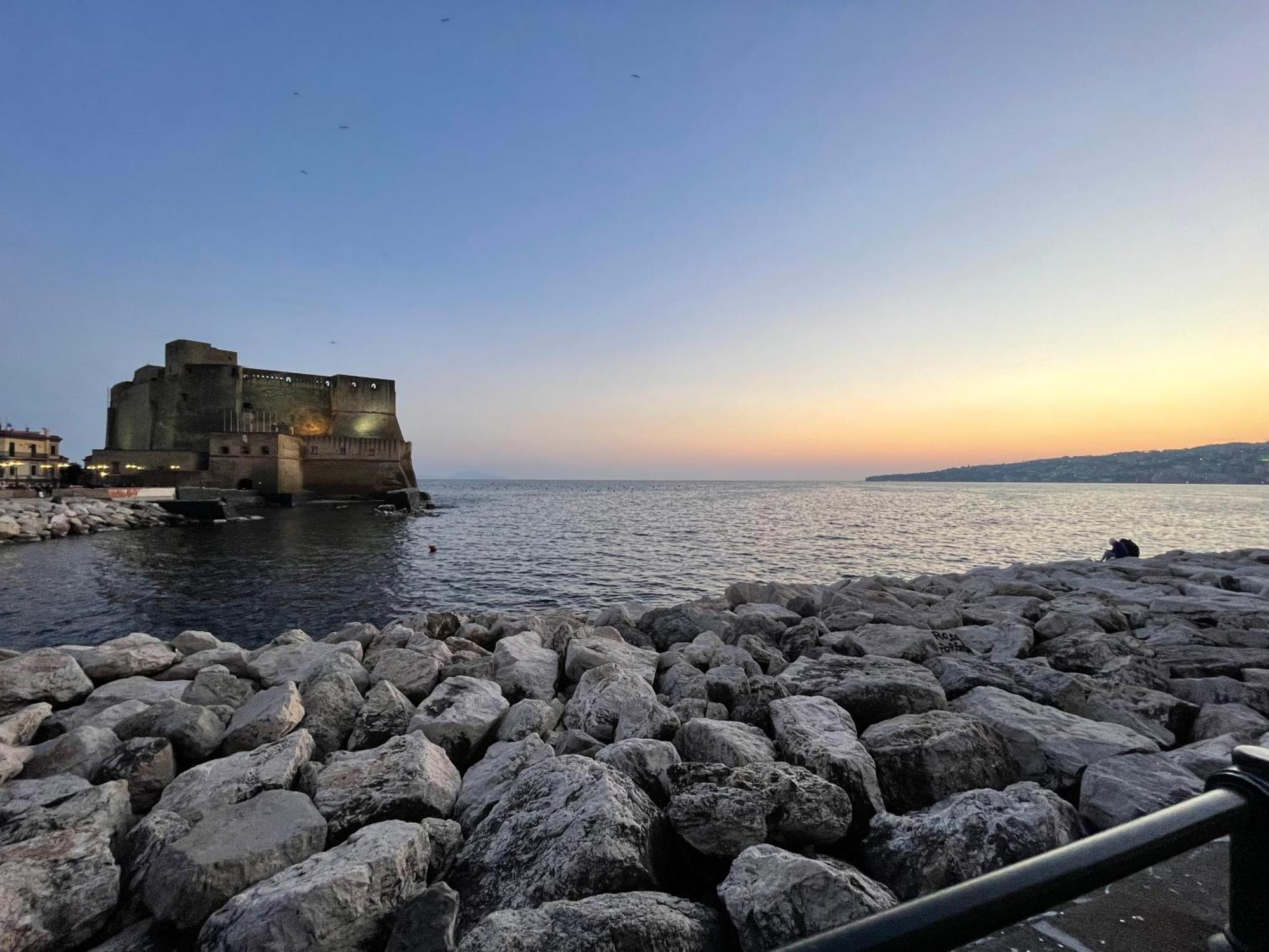 Golfo Di Napoli, Metro-taxi Appartamento Napoli